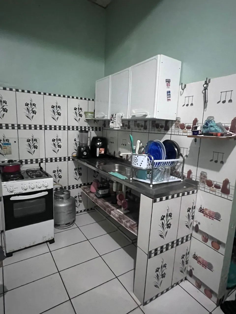 Alugo KITNET 3 compartimentos MOBILIADA