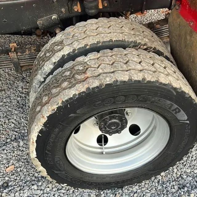 Caminhão Caçamba 710 Ano 2011 - Foto 7