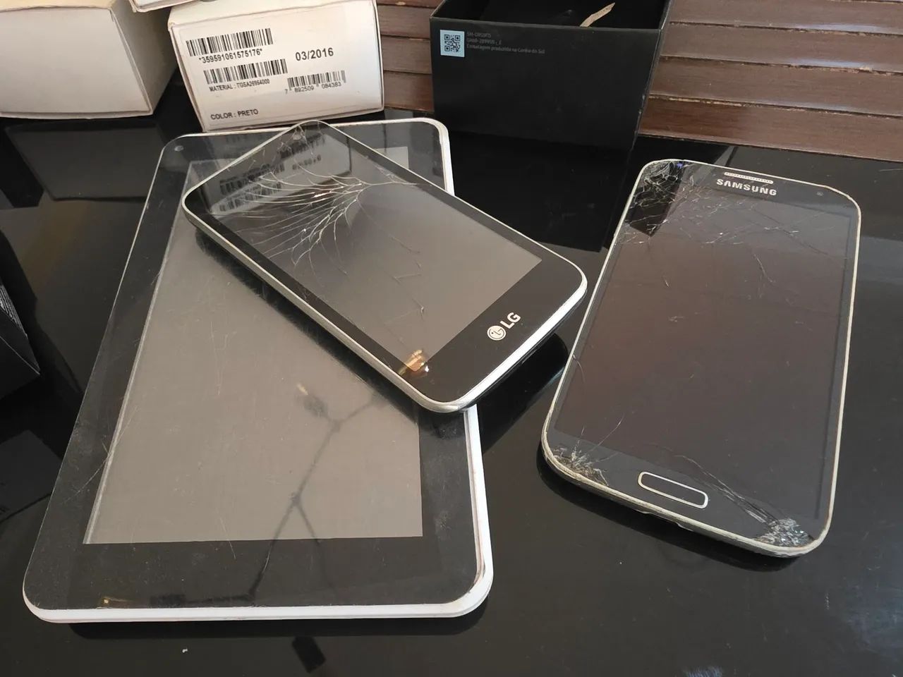 Lote caixas originais e Celular Samsung e LG - Peças e Aparelhos - Foto 2