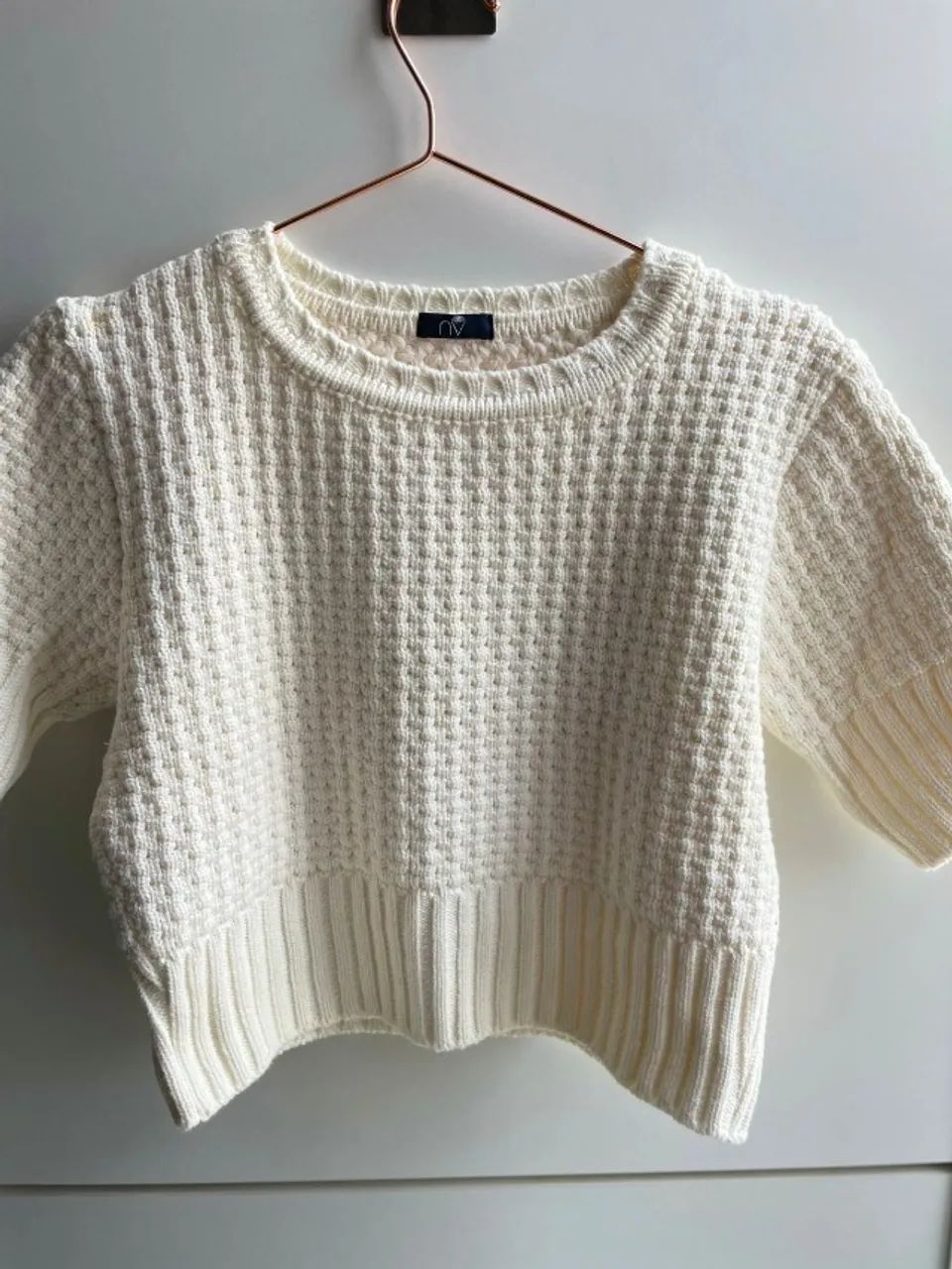 Blusa Tricot Cropped Off White NV Moderna e Sofisticada
