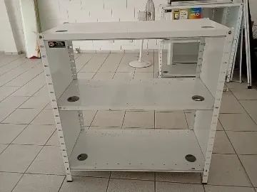 Balcão Metal com vidro