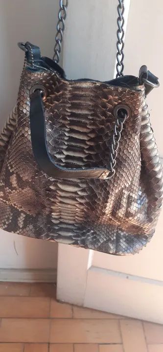 Bolsa de Ombro em Couro Python - Foto 3