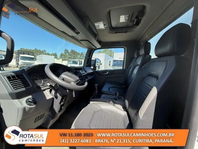 VW 11.180 2023 Baú 6,50m - Foto 7