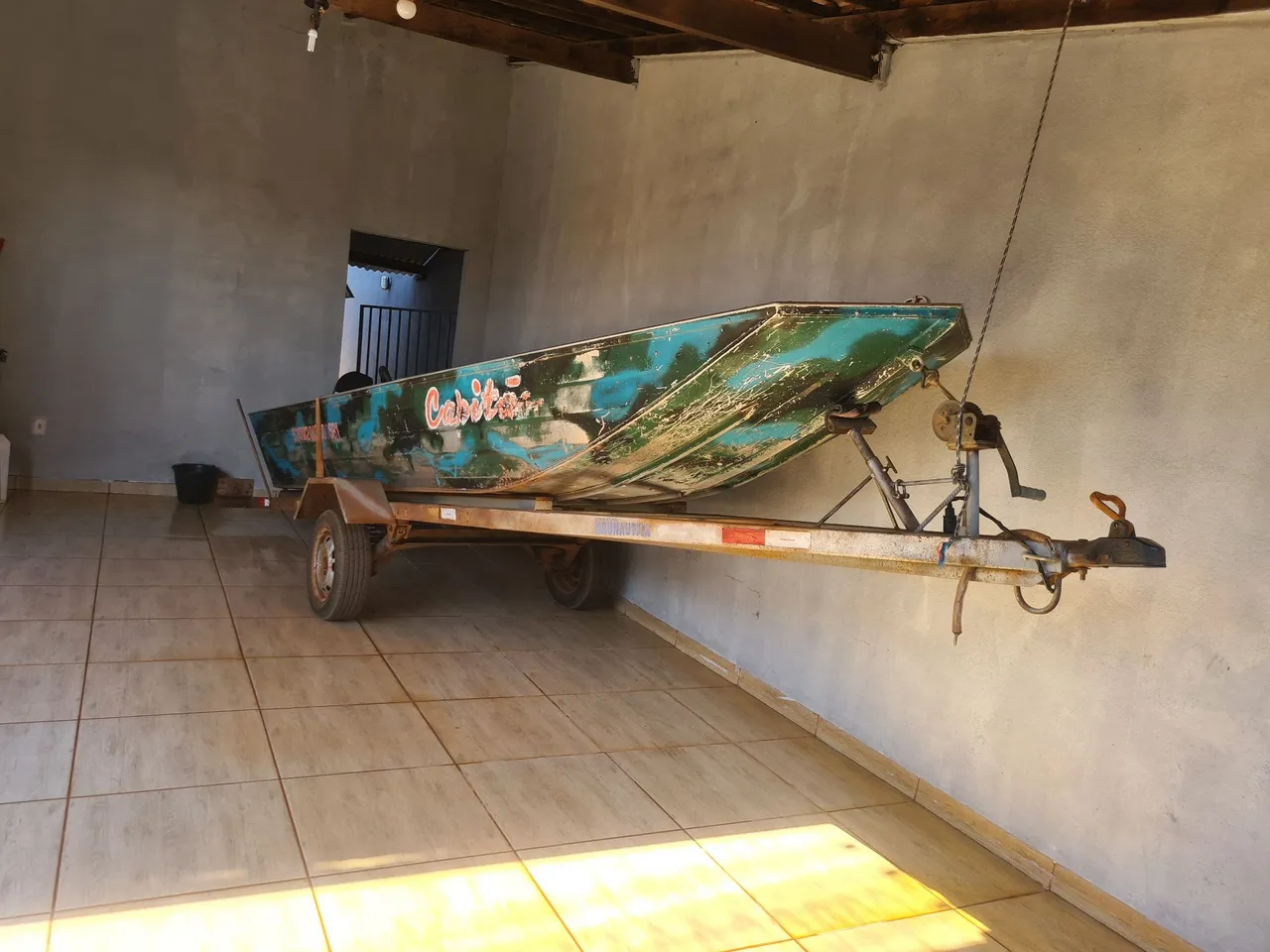 Barco de alumínio para pesca e caretinha 12 mil