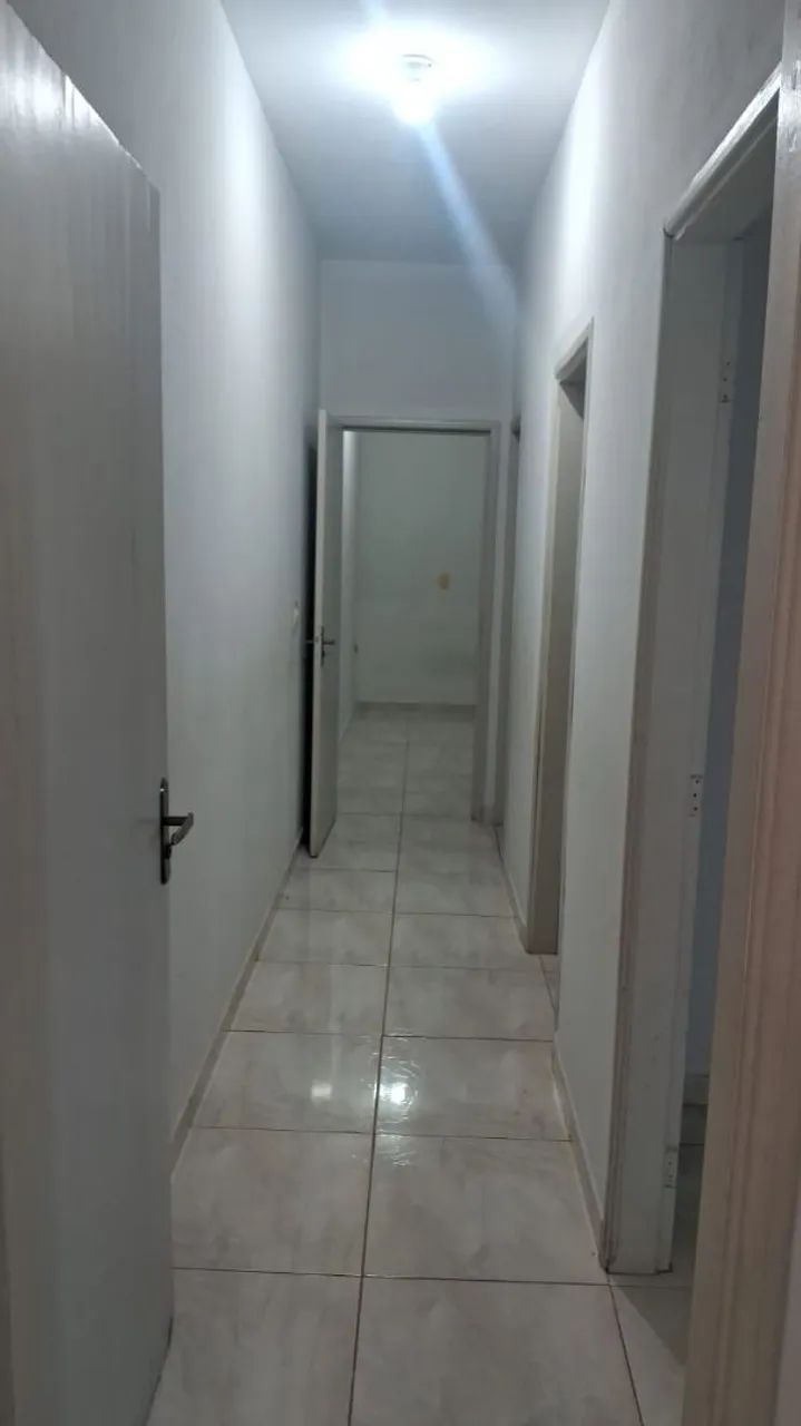 Sobrado 450m2, apartamento + 2 salas comerciais na Av Independência Anápolis  - Foto 3
