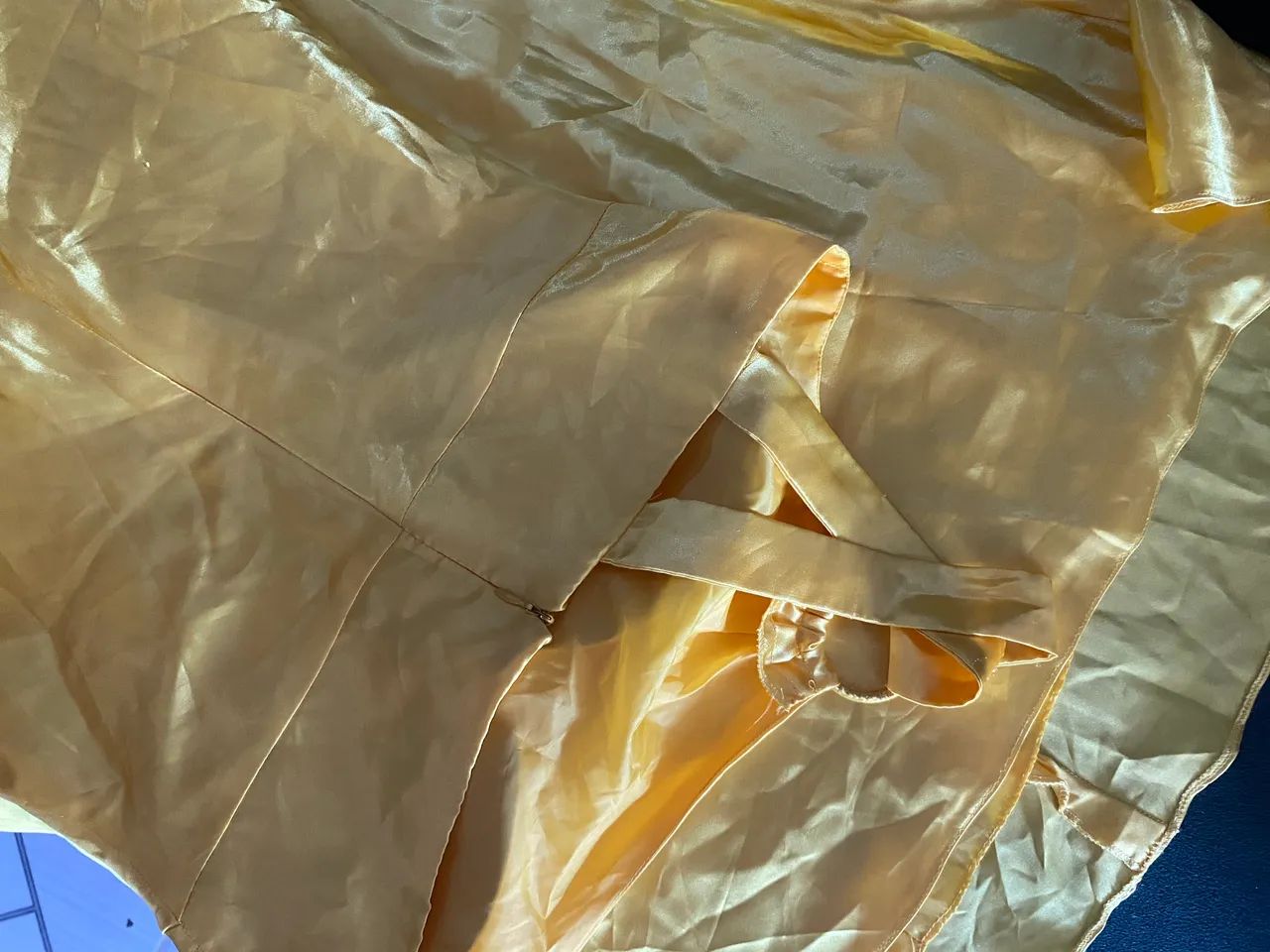 Vestido amarelo longo cetim  - Foto 3