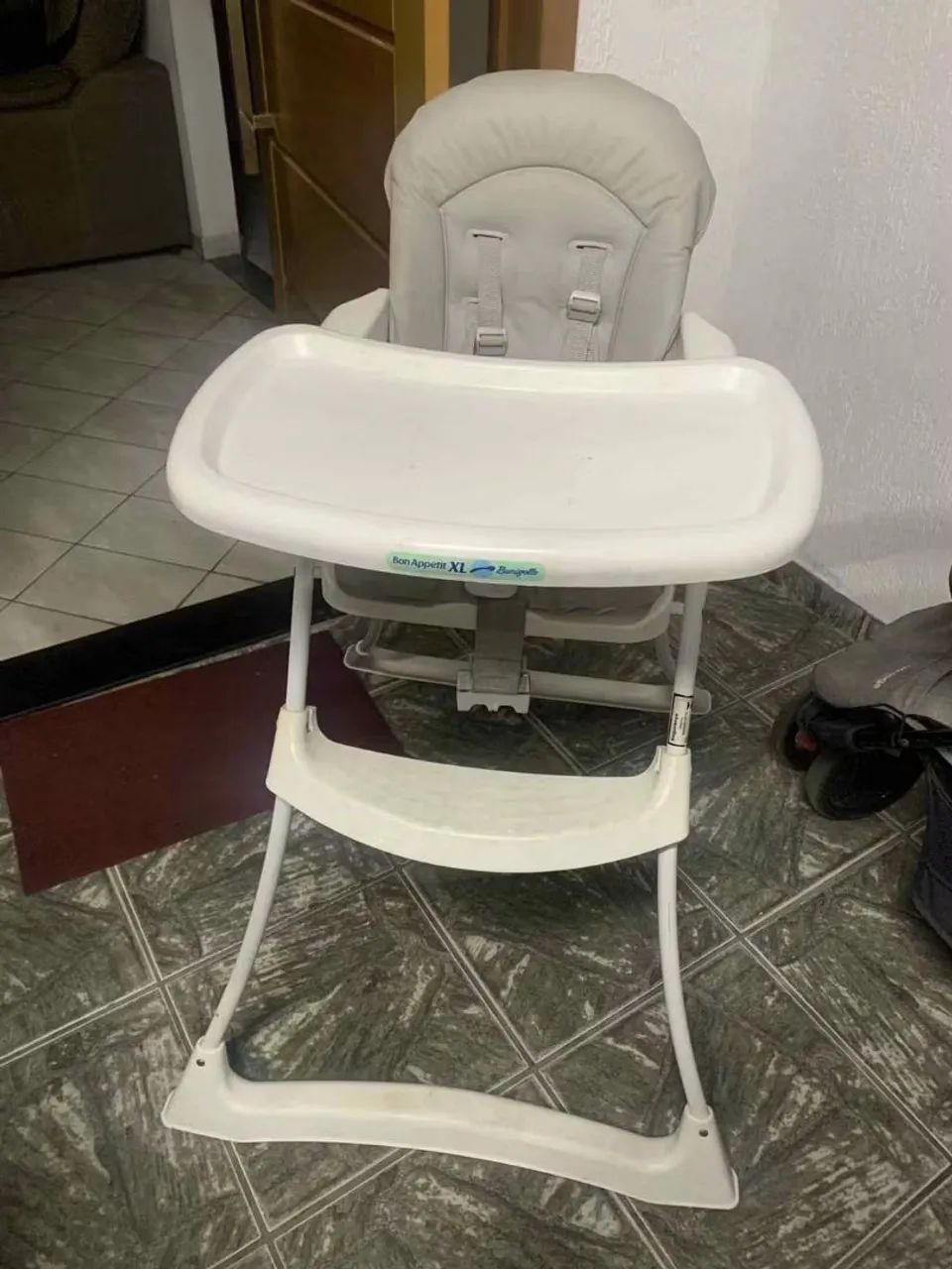 CADEIRÃO PARA BEBÊ EM ÓTIMO ESTADO 