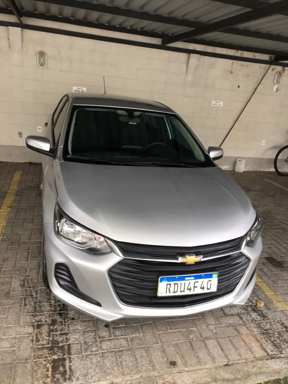 Ônix LT 1.0 turbo automático, único dono