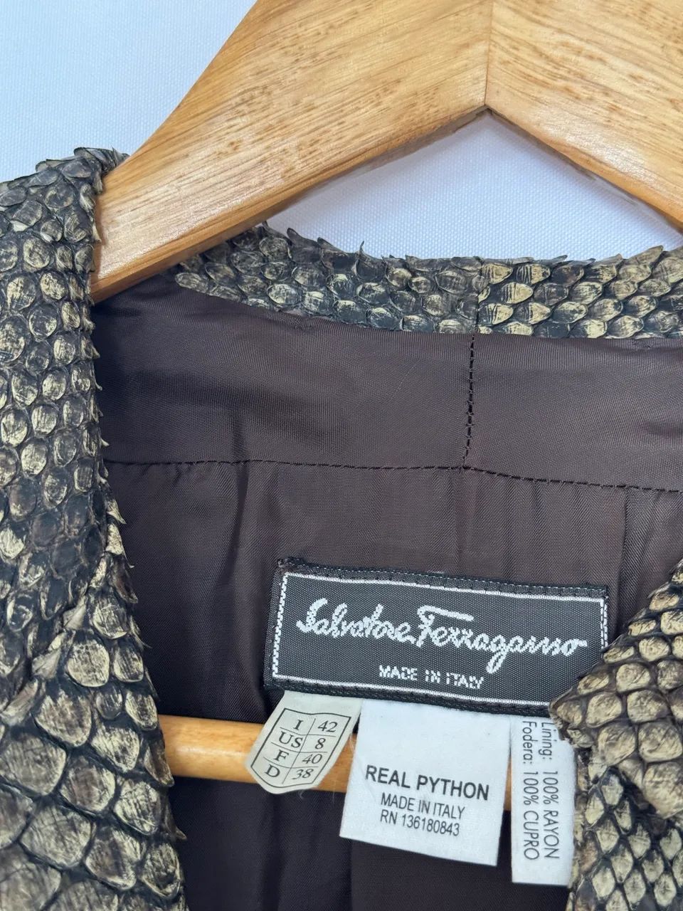 Jaqueta de couro de cobra Salvatore Ferragamo - Foto 3