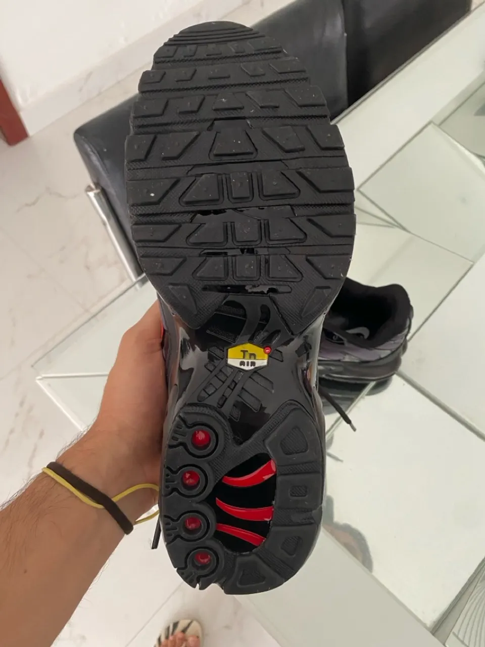 Tênis Nike Air Max TN - Preto e Vermelho