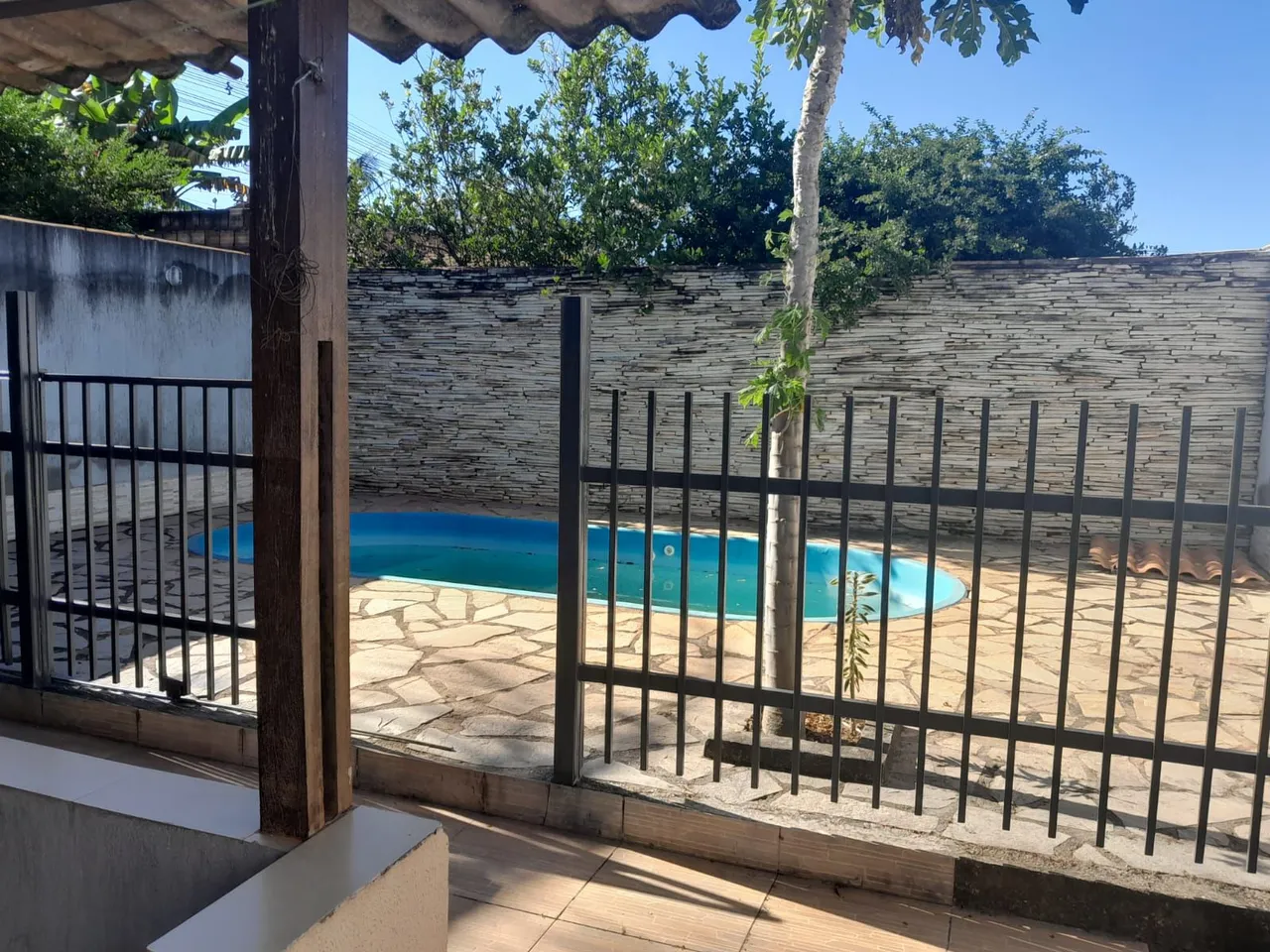 Vendo Casa c Piscina 2 quartos 2 banheiros 2 vagas garagem