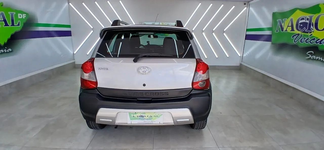 ETIOS CROSS 1.5 2014 - Foto 2