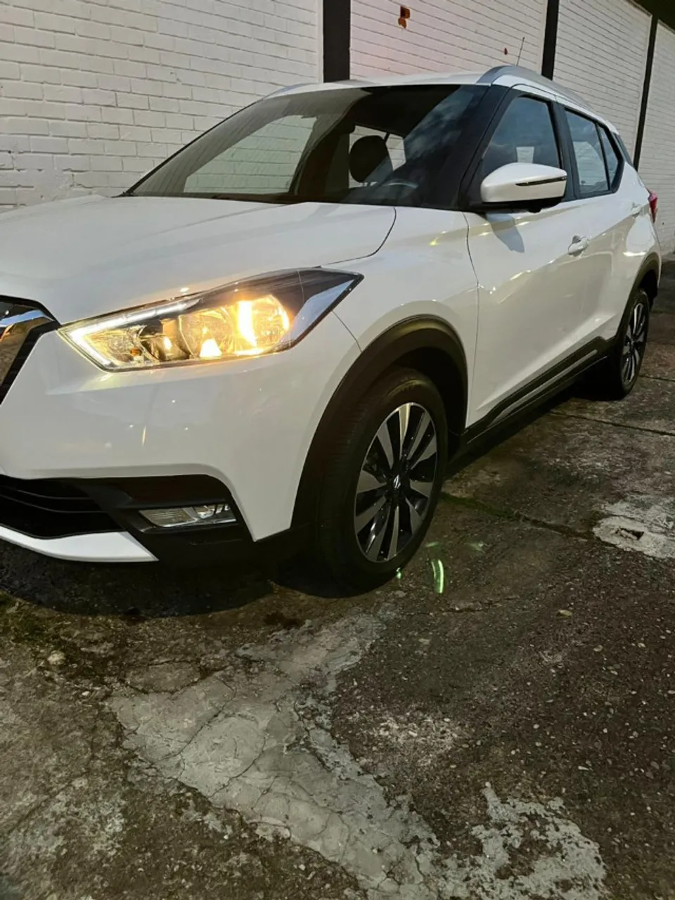 Nissan Kicks SL CVT 16/17 com Câmera 360º!!!
