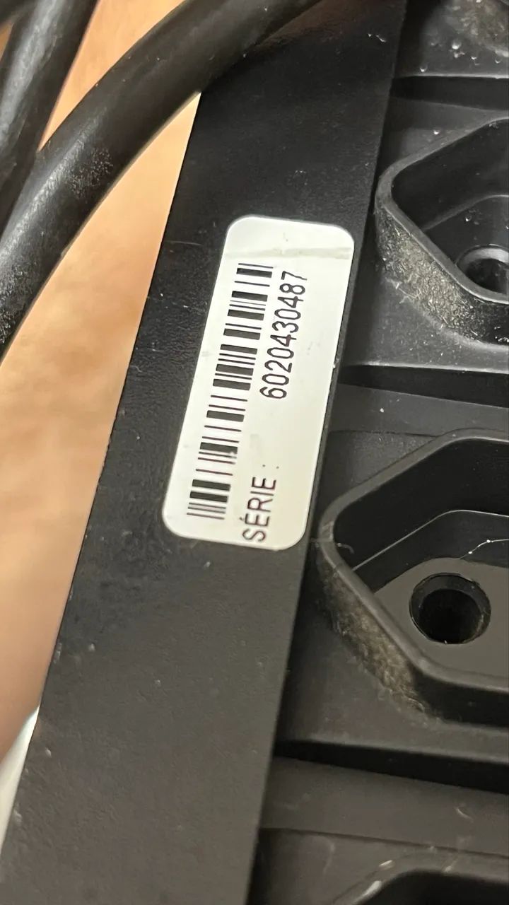 Estabilizador apc 300va 220v - Foto 3