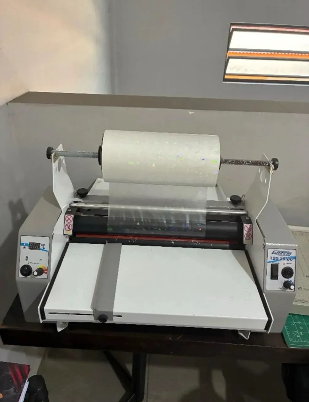 Laminadora Plastificadora Gazela 20.35.80 Seminova - Foto 2
