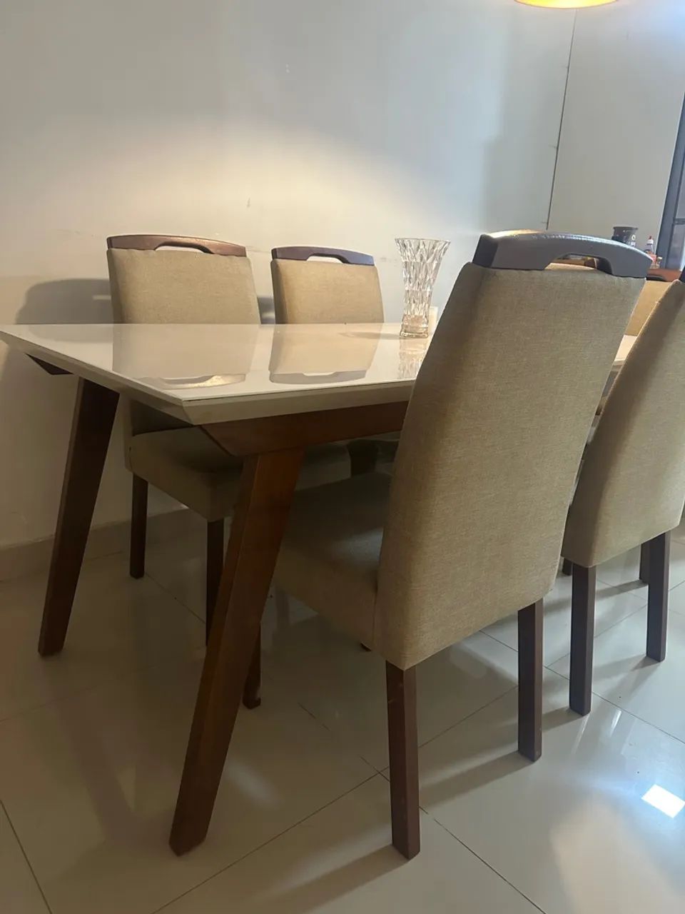 Mesa de Jantar Off White com Tampo de Vidro