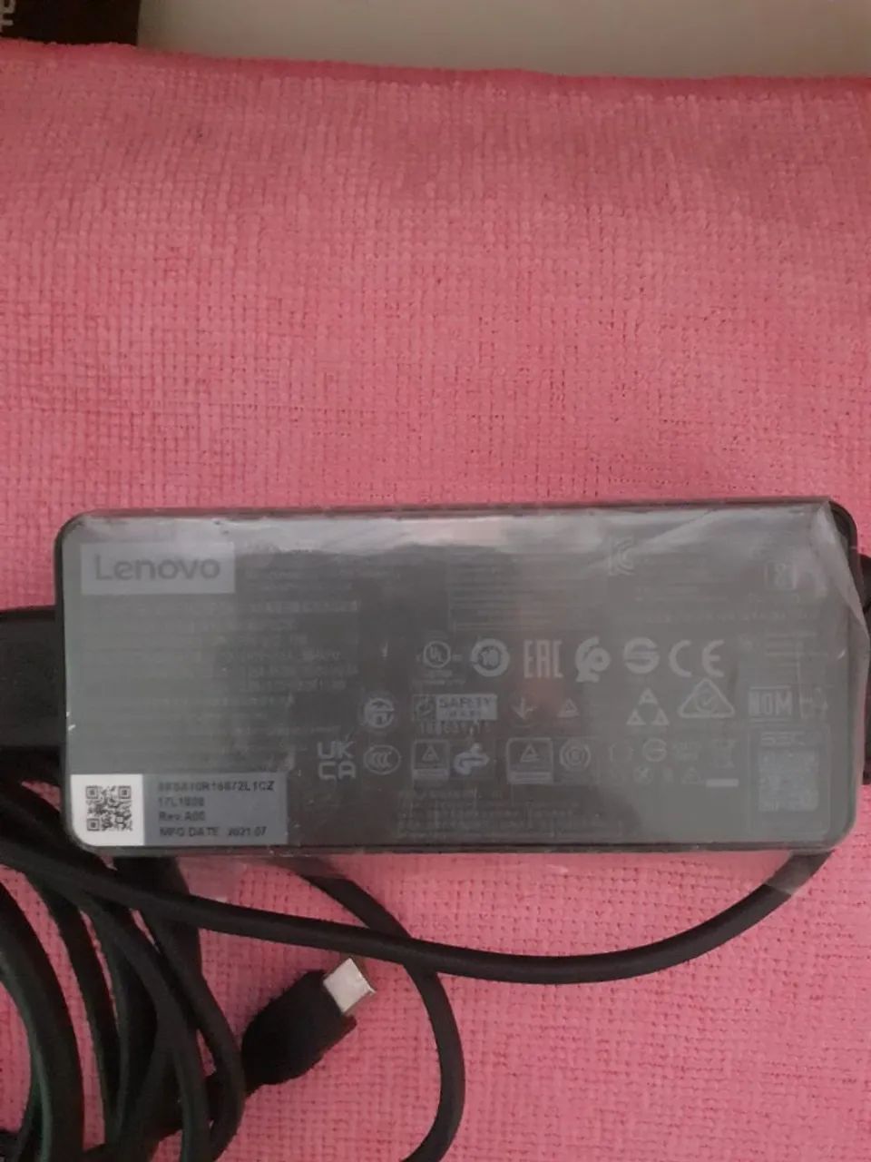 Carregador original Lenovo para Notebook Max 65w. - Foto 2