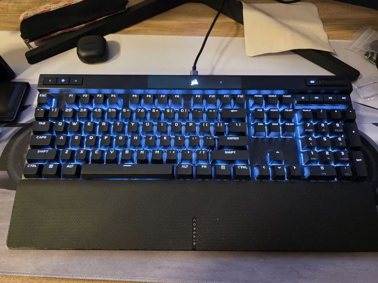 Teclado Mecânico Corsair K70 PRO RGB