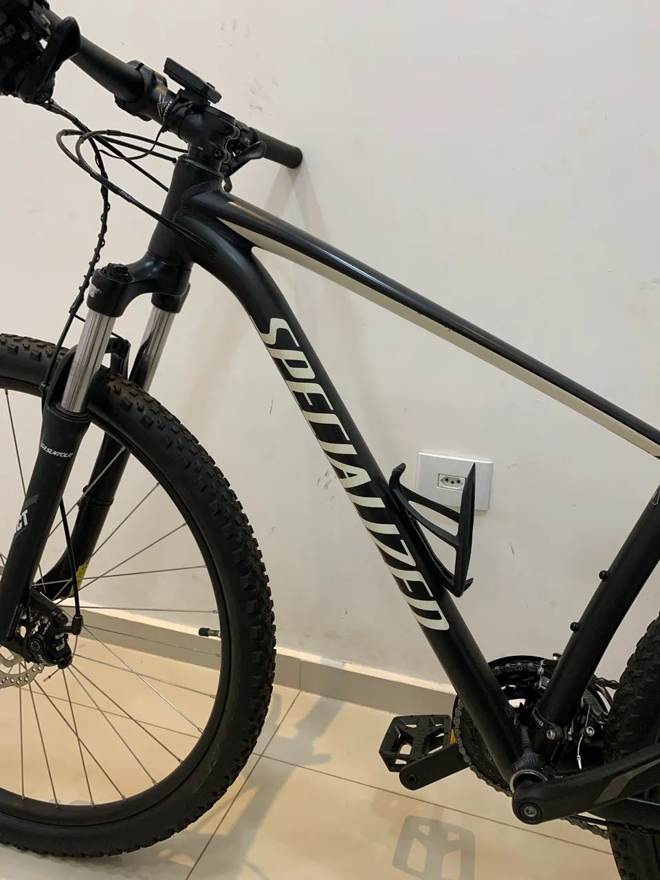 Specialized Rockhopper 29 - Quadro M - Preta Fosca - Ciclismo