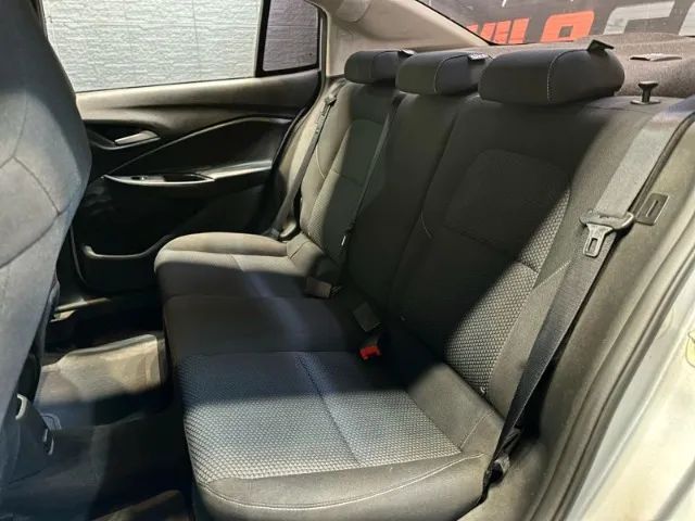 CHEVROLET ONIX PLUS SEDAN LT 1.0 2023 - Foto 12