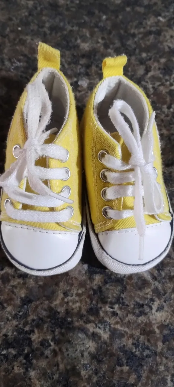 Tênis Bebê estilo All Star Amarelo