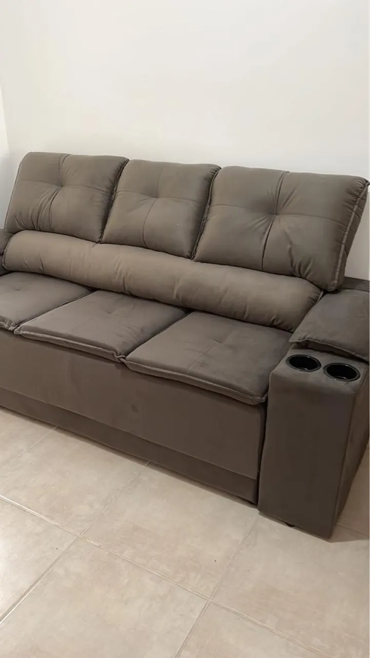 Sofá 3 Lugares com Porta Copos