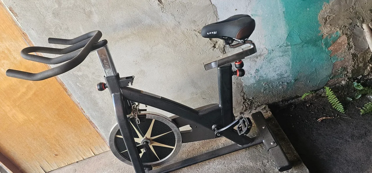 Bicicleta Ergométrica de Spinning - Ótimo estado!