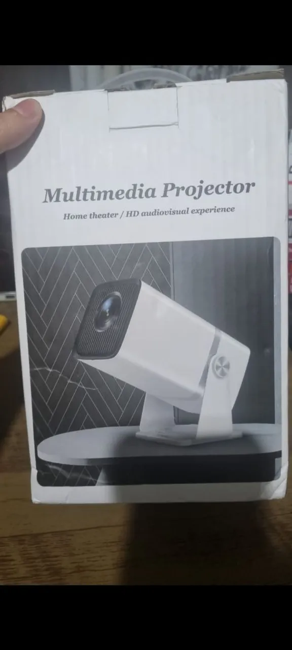 Projetor - Resolução nativa real: 1920 * 1080P Full HD, 11.000 lúmens, 450Ansi