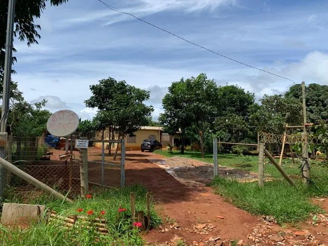 CHÁCARA muito bem estruturada com poço artesiano de 110m de profundidade 