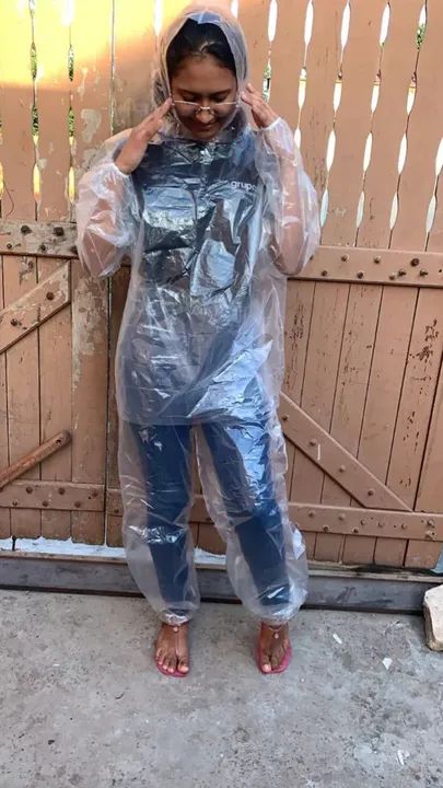 CONJUNTO CAPA DE CHUVA TRANSPARENTE COM ELASTICO - Foto 2