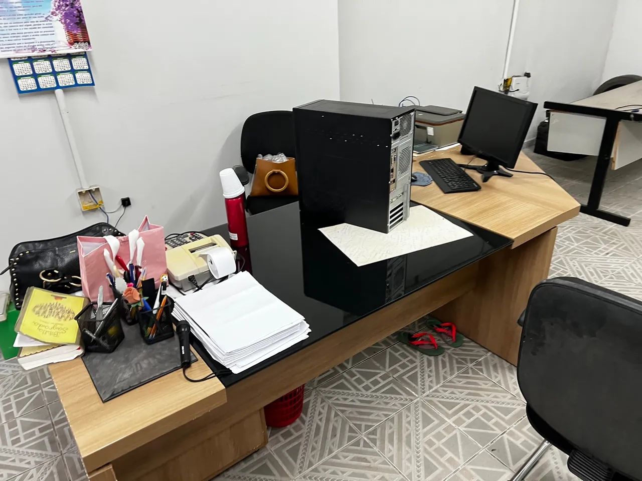 3 mesas grandes para escritório  - Foto 3