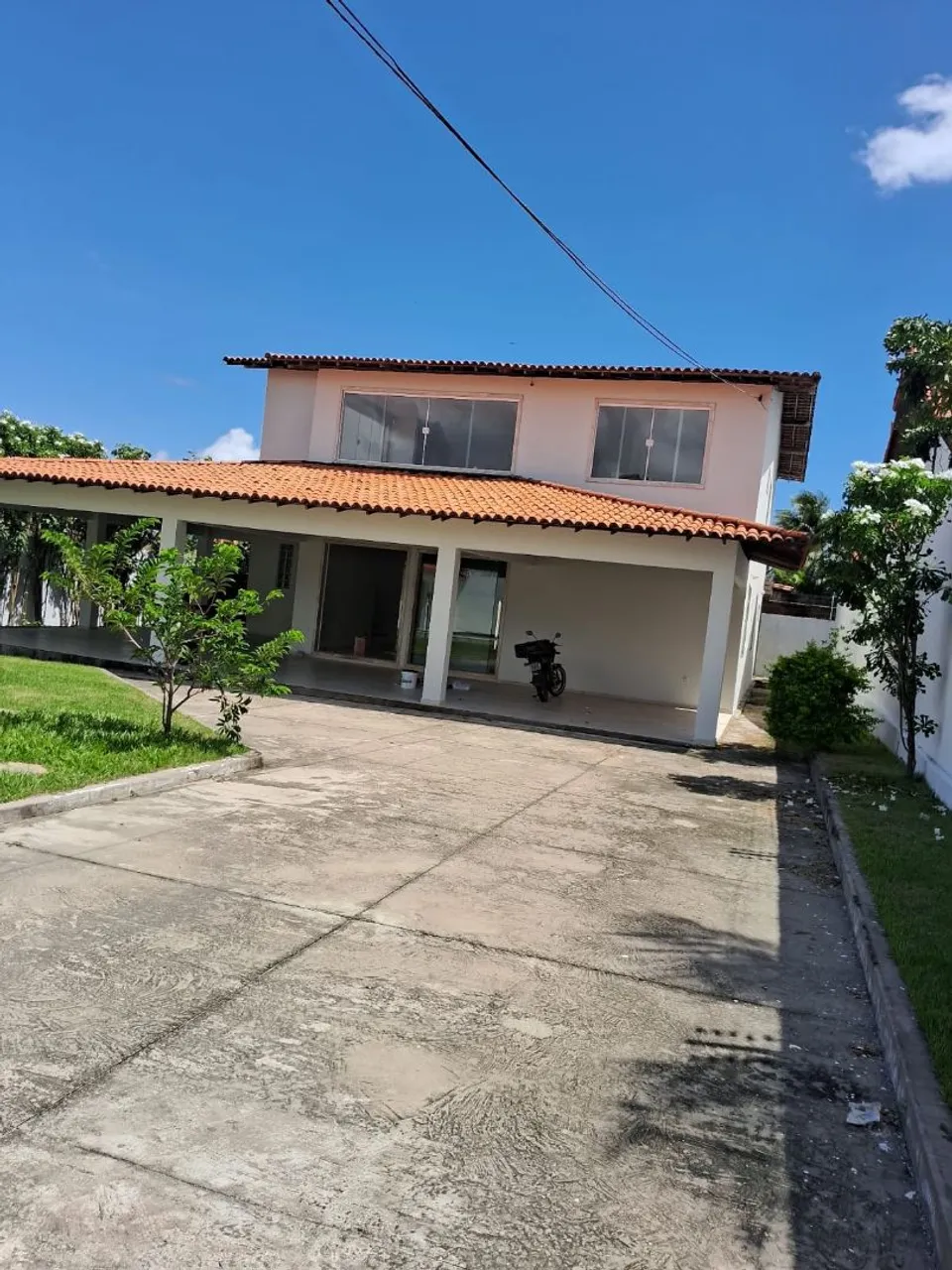 Casa duplex no Calhau -otima localização-