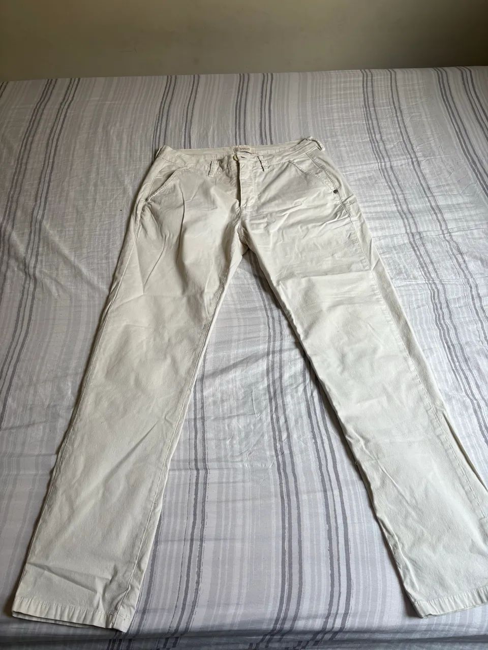 Vendo calça nova e semi nova - Foto 2