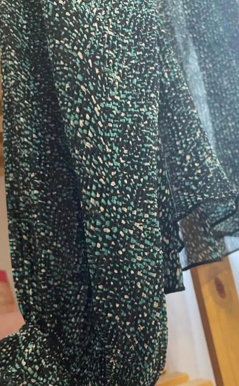 Blusa Feminina com Estampa Delicada - Foto 2