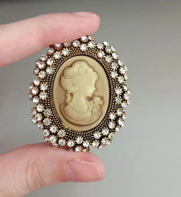 Broche de Camafeu Dourado Strass (novo) - Foto 6