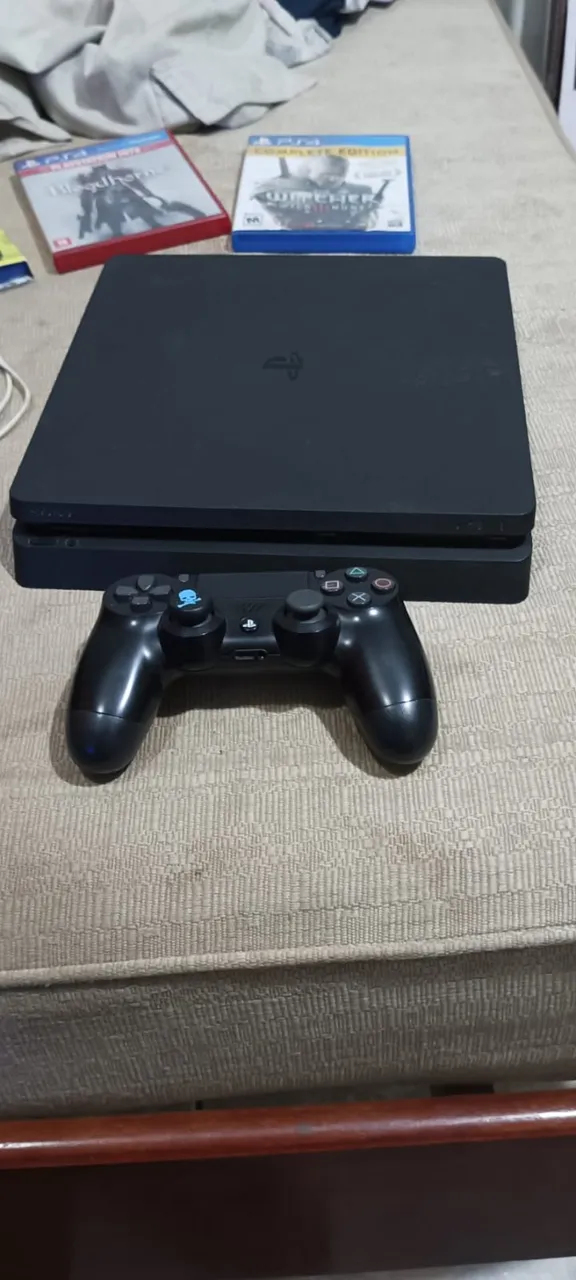 PS4_SLIM EDITION, USADO EM EXCELENTE ESTADO, UM CONTROLE, 408 GB DE ARMAZENAMENTO.