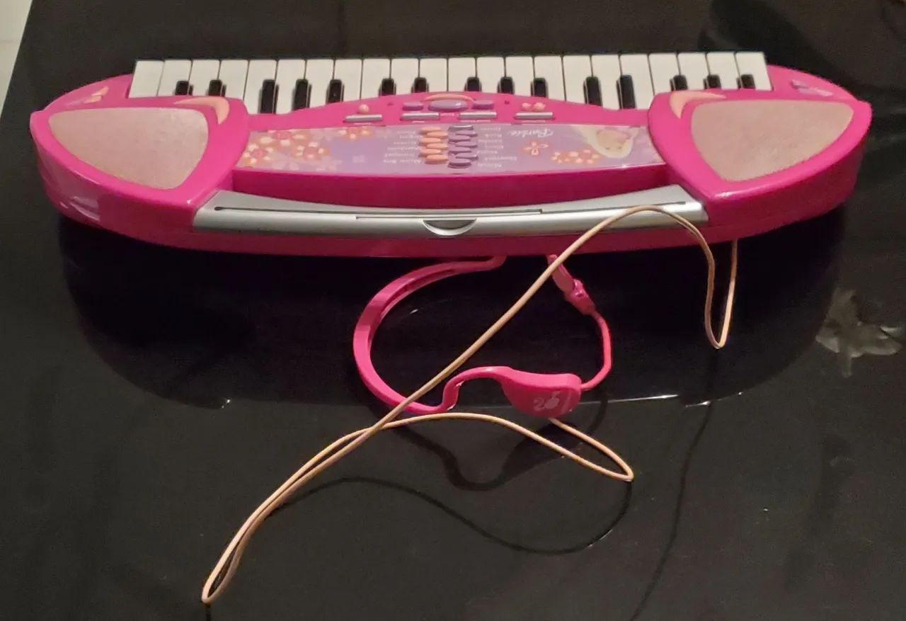 ELETRONIC KEYBOARD da Barbie Rosa com microfone. Modelo 783102 IMC  - Foto 2