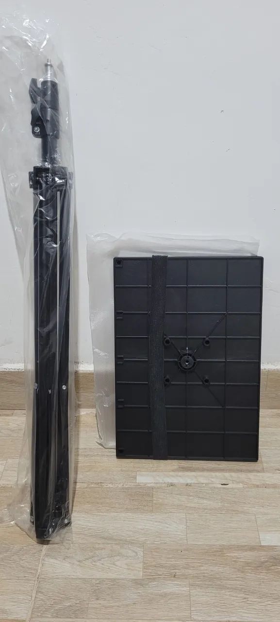 Bandeja (34 x 24cm) com tripé para projetores, laptop, partituras, etc. - Foto 4