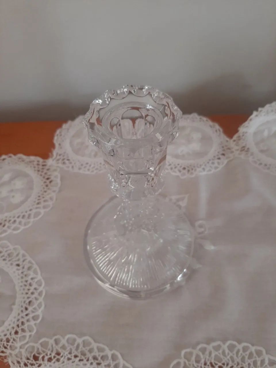 Castiçal em cristal com lapidação sextavada na base  - Foto 2