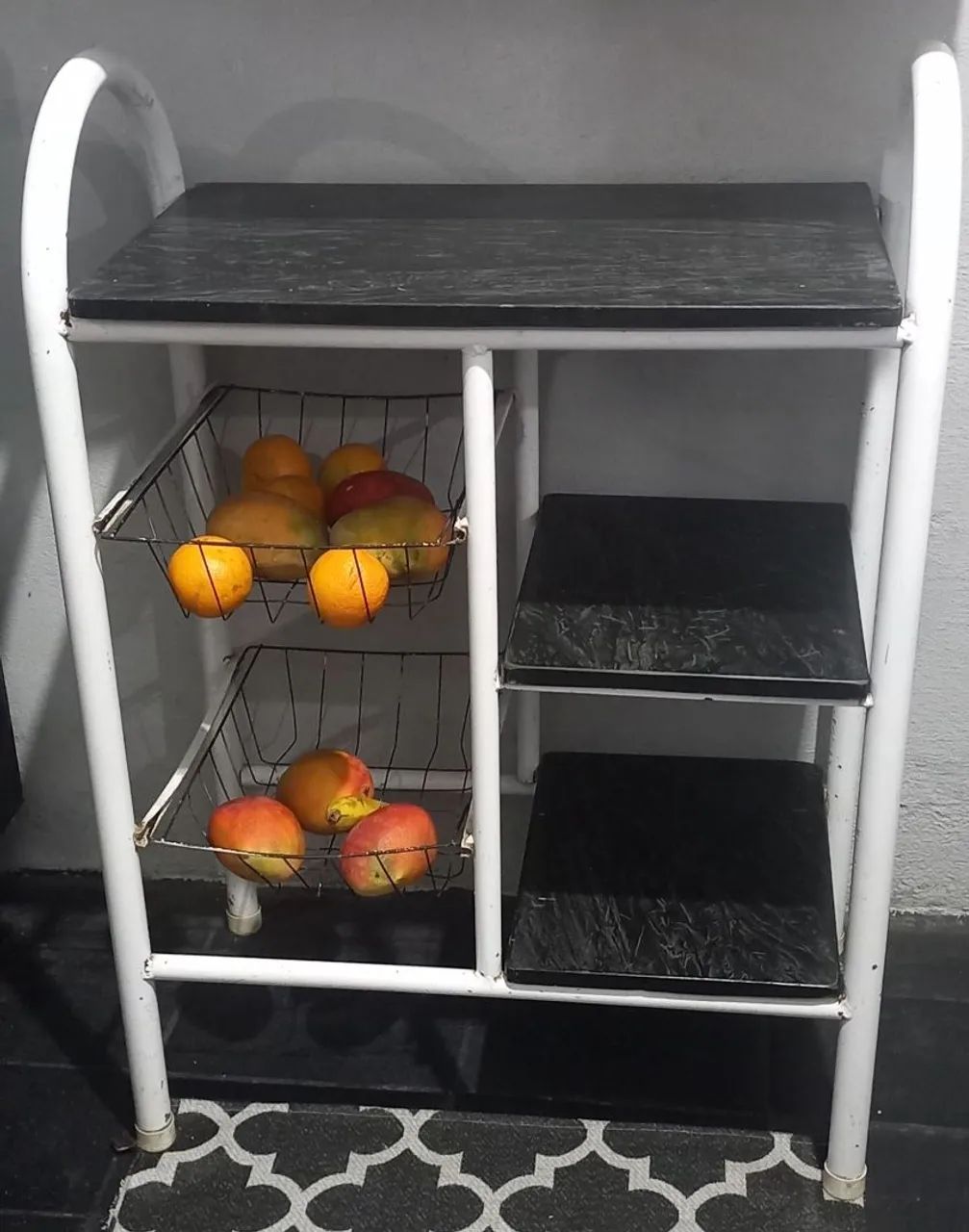 Used fruit basket64363740205698120