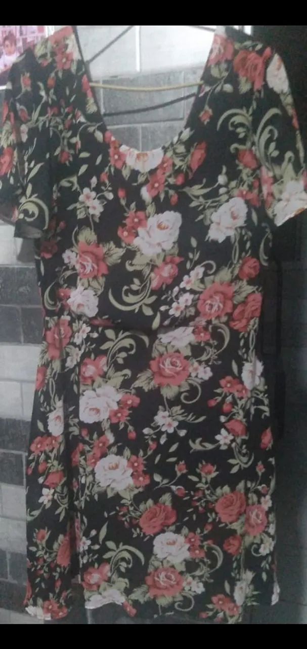 Vestido floral preto