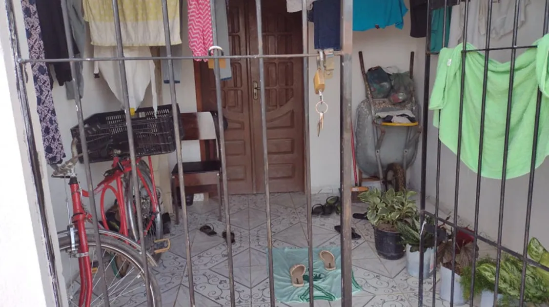 Duas casa em Abreu e Lima por trás da feira nova