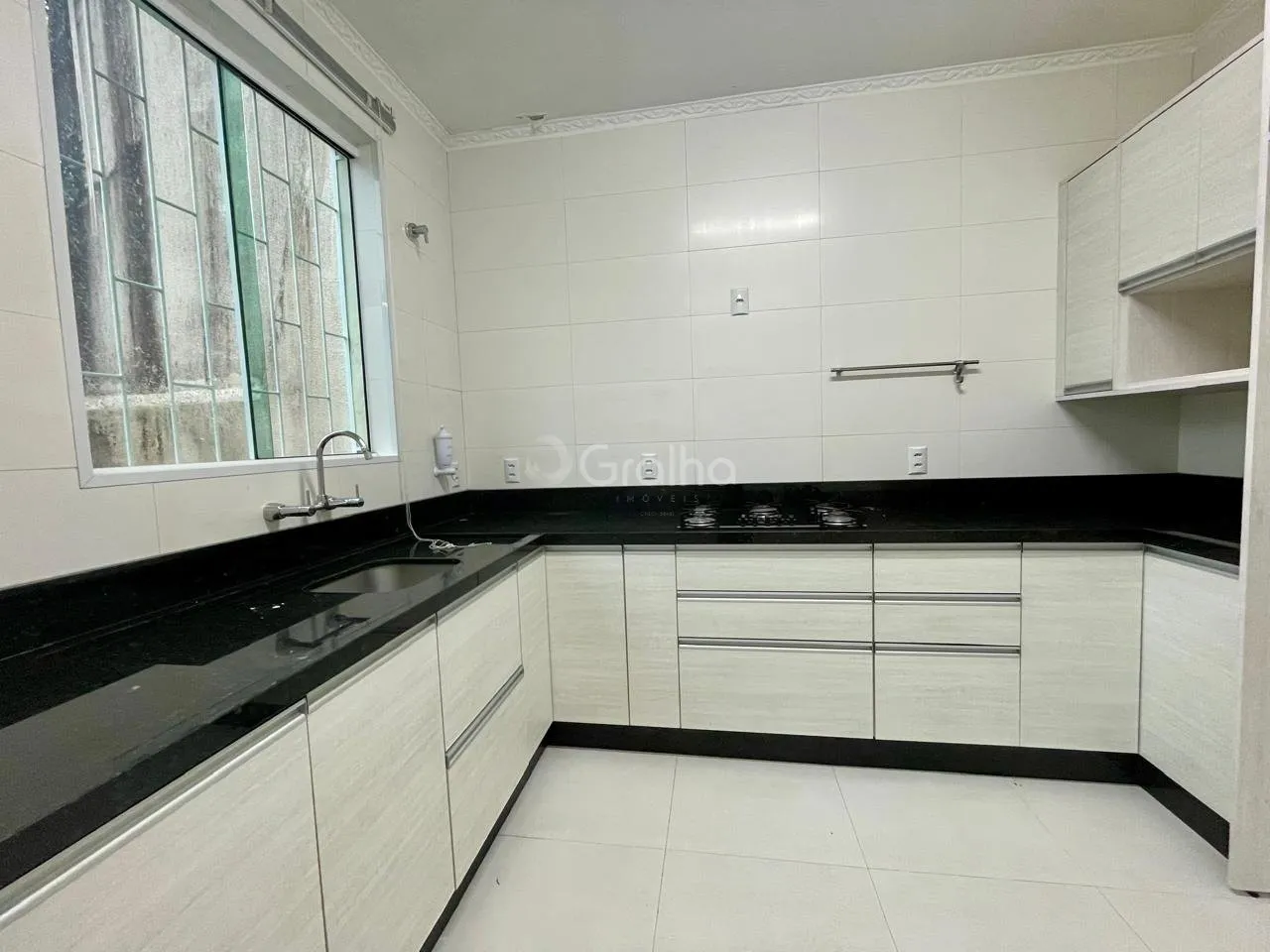 Casa para Venda em Florianópolis, Córrego Grande, 4 dormitórios, 1 suíte, 3 banheiros, 2 v