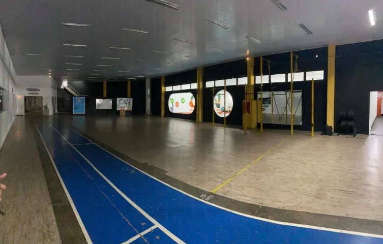 ESPAÇO P/ LOCAÇÃO NO ADRIANÓPOLIS - 300M²