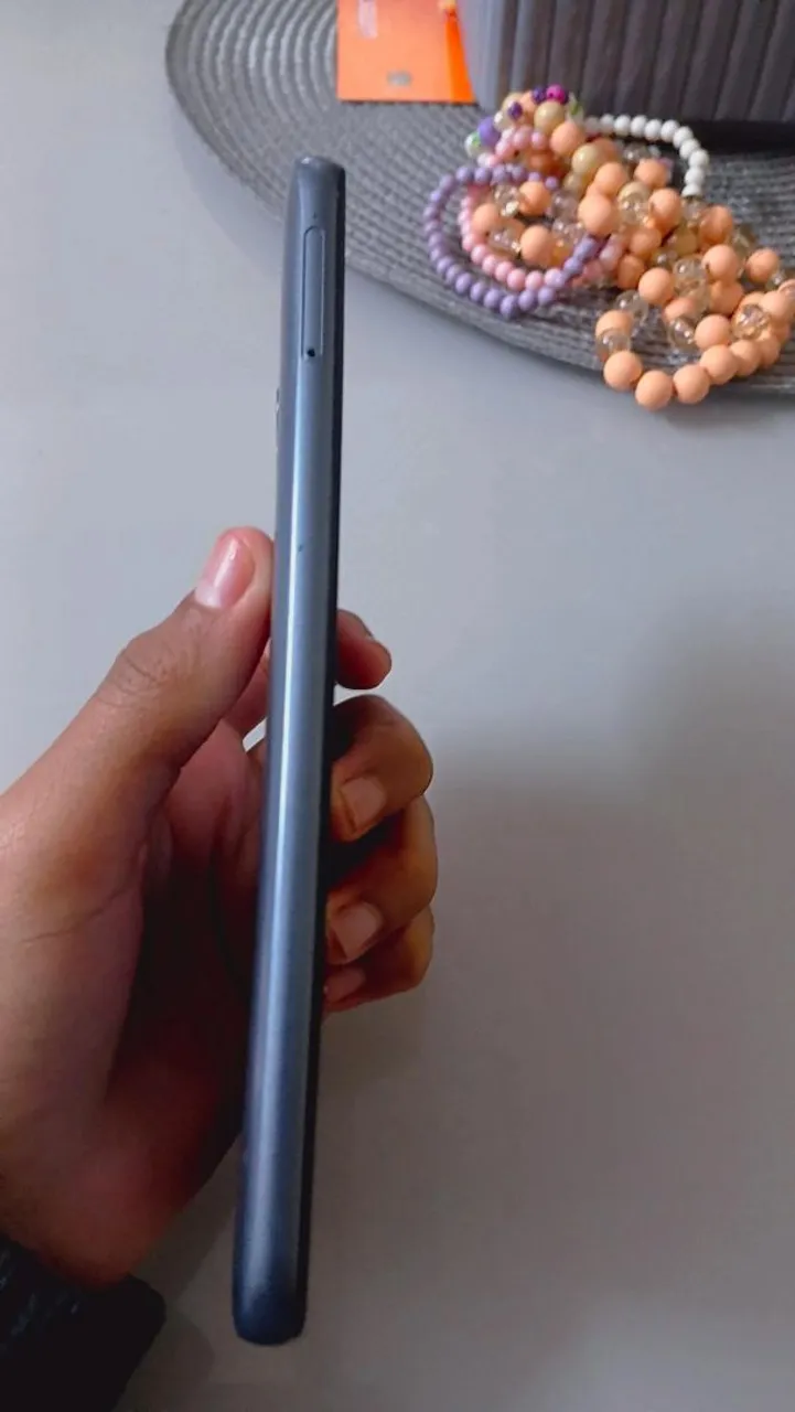 O celular tá bom funcionando tudo so atela que tá quebrado