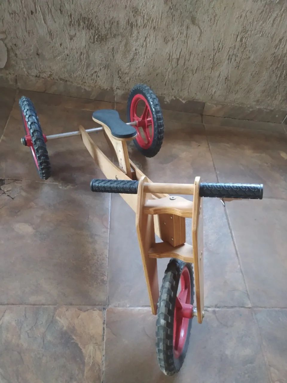 Bicicleta de madeira infantil  - Foto 2
