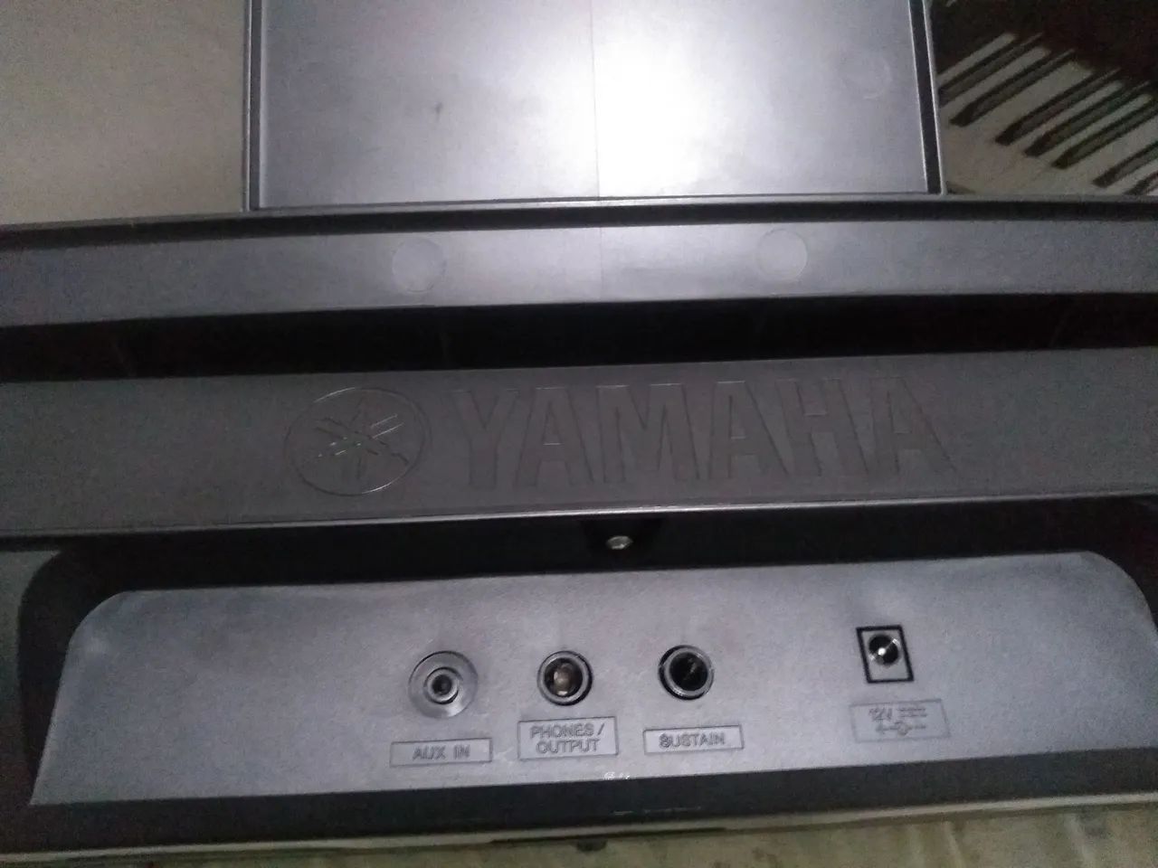 Teclado musical semi-novo YAMAHA psr-E273 - Foto 3