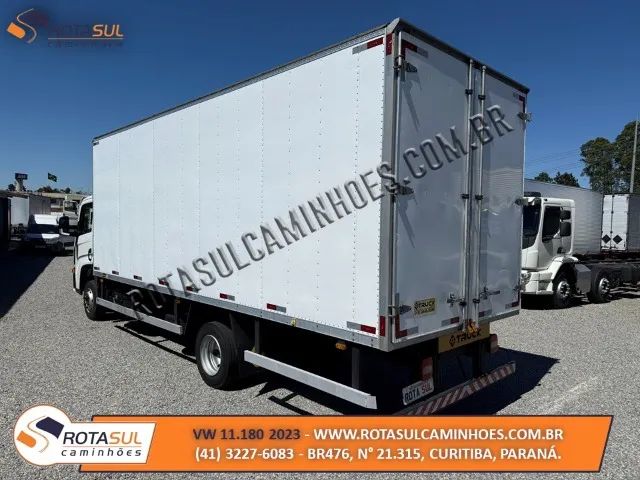 VW 11.180 2023 Baú 6,50m - Foto 5