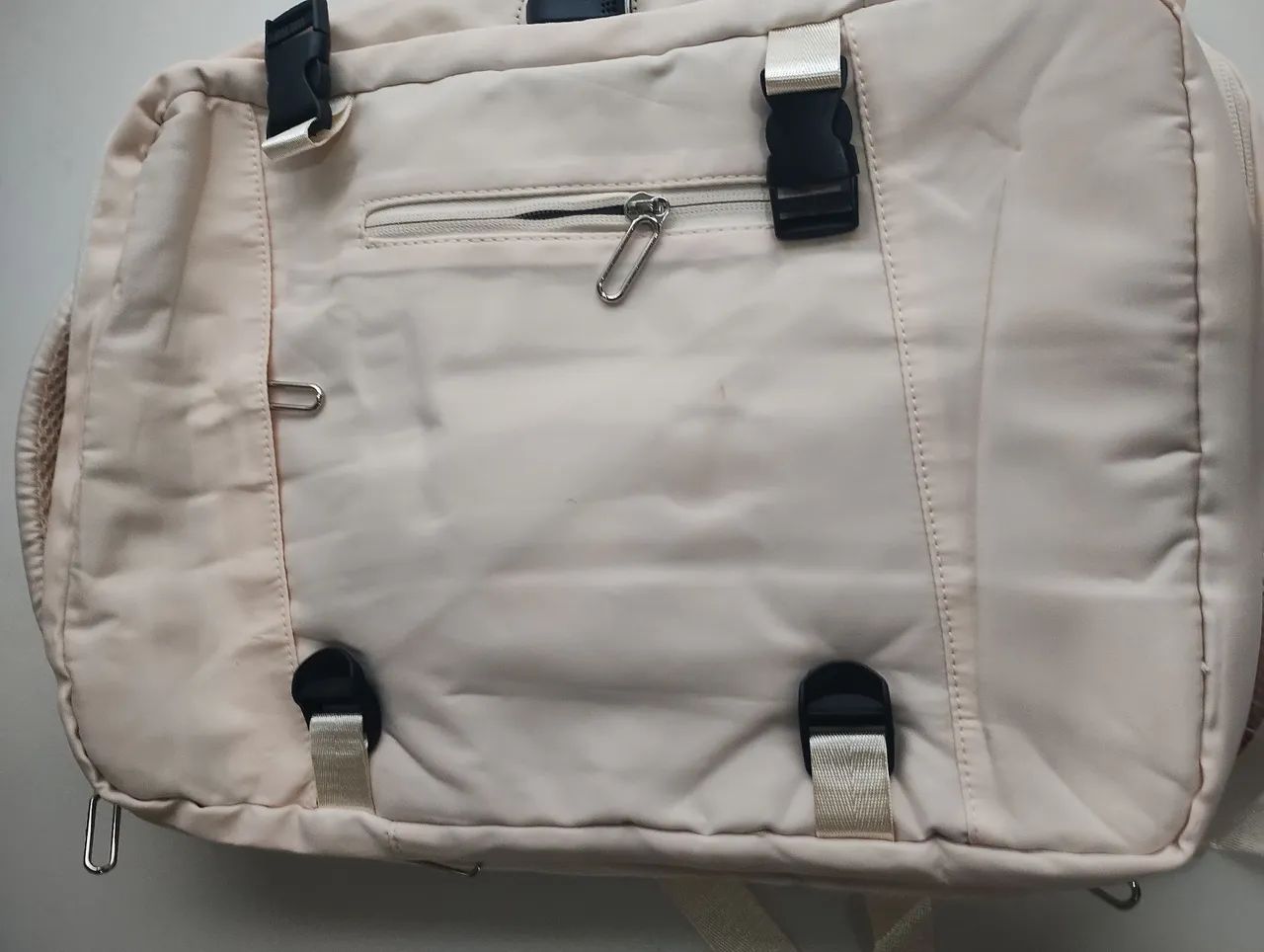 Kit com 2 mochilas -Mochila Bege com Detalhes Modernos - Foto 5