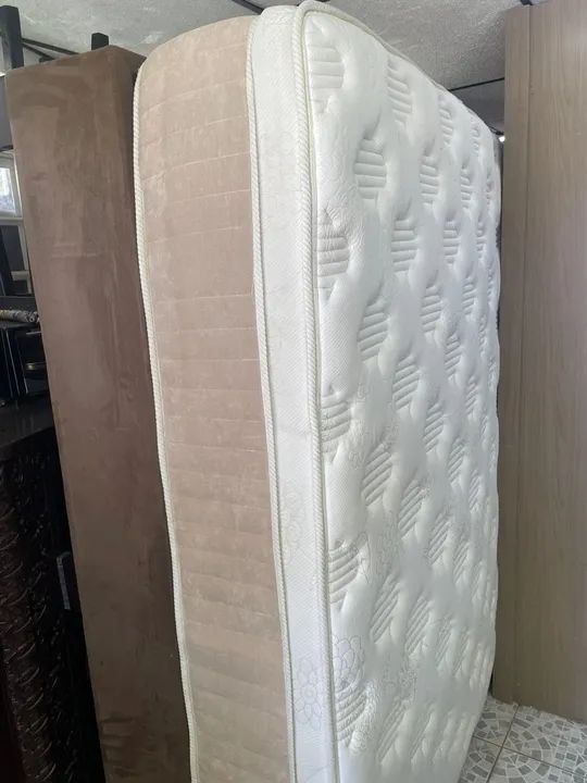 CAMA BOX E COLCHÃO KING IMPECÁVEL 